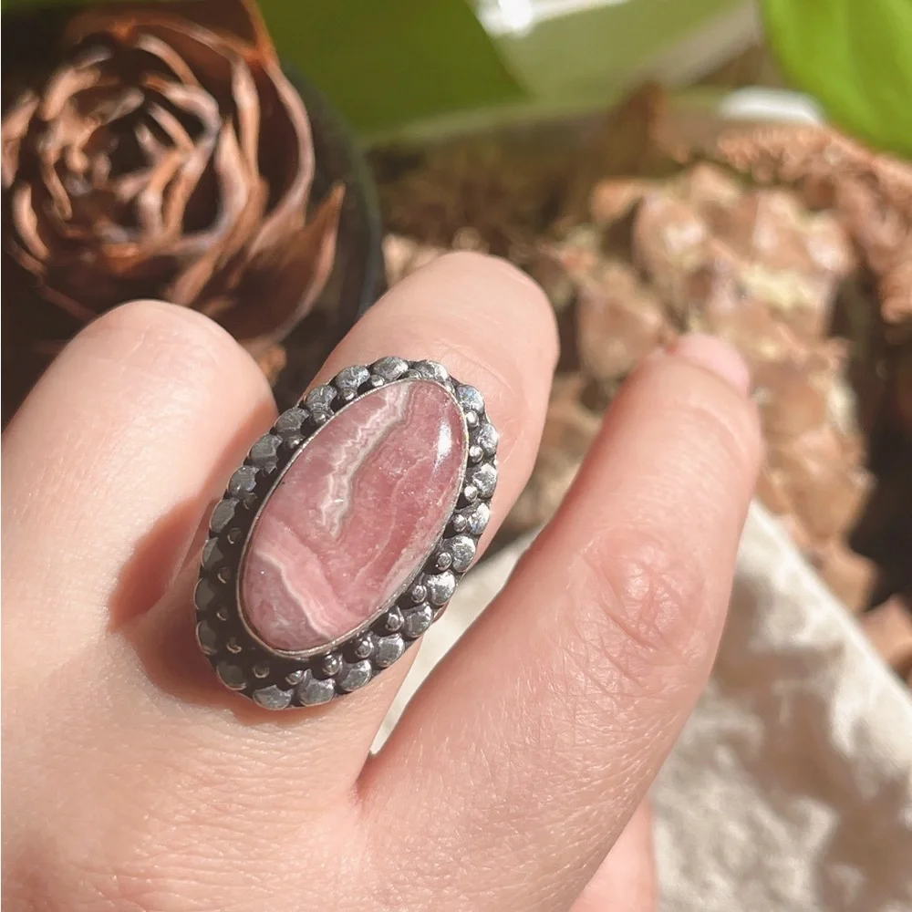 Size‎ 7 925 silver plated rhodochrosite ring